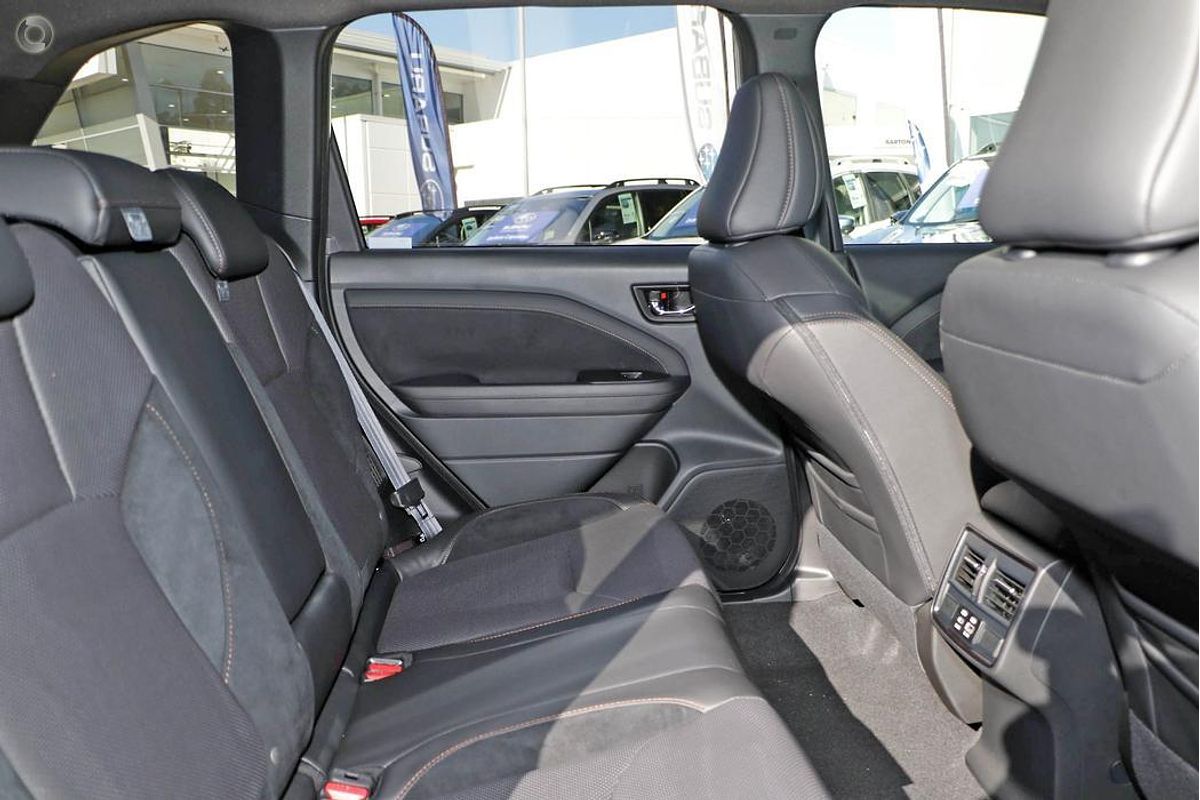 2025 Subaru Forester Hybrid Touring S6