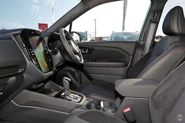 2025 Subaru Forester Hybrid Touring S6