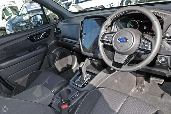 2025 Subaru Forester Hybrid Touring S6