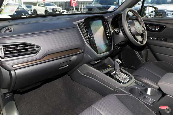 2025 Subaru Forester Hybrid Touring S6