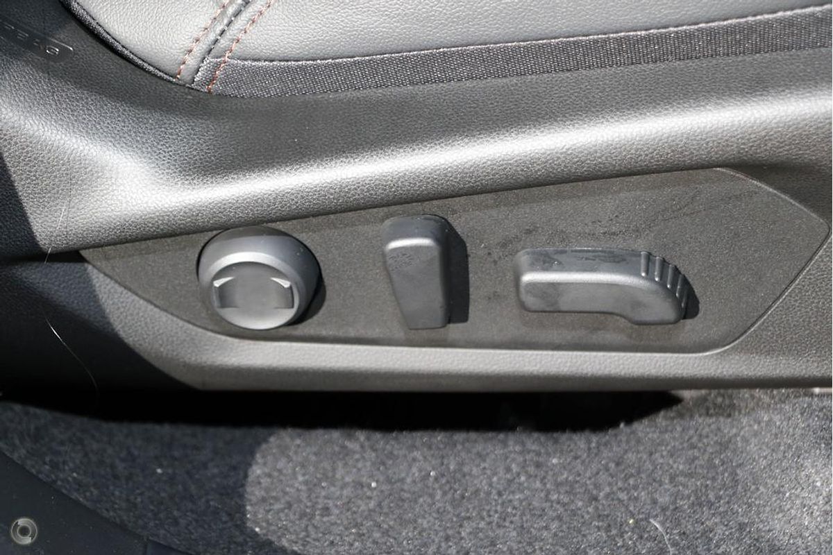 2025 Subaru Forester Hybrid Touring S6