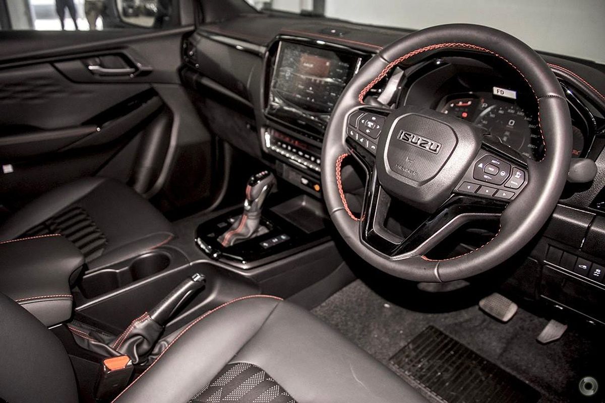 2025 Isuzu D-MAX X-TERRAIN 4X4