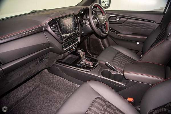 2025 Isuzu D-MAX X-TERRAIN 4X4