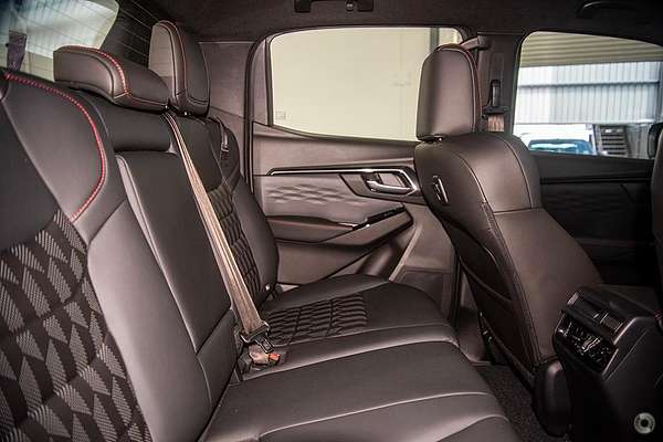 2025 Isuzu D-MAX X-TERRAIN 4X4