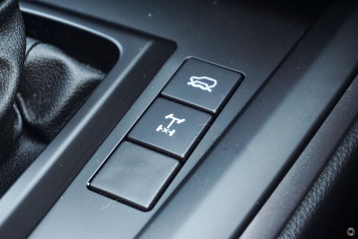 2025 Isuzu D-MAX X-RIDER 4X4