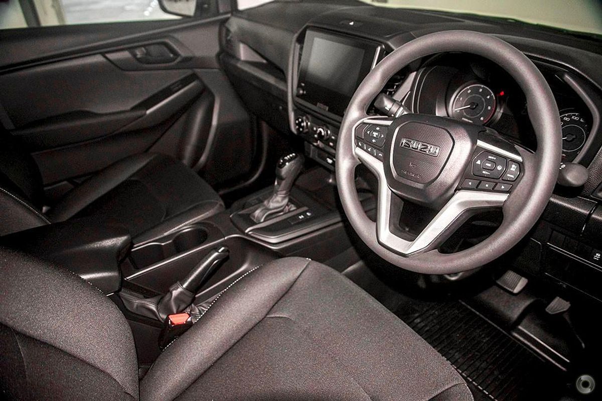 2025 Isuzu D-MAX SX 4X4