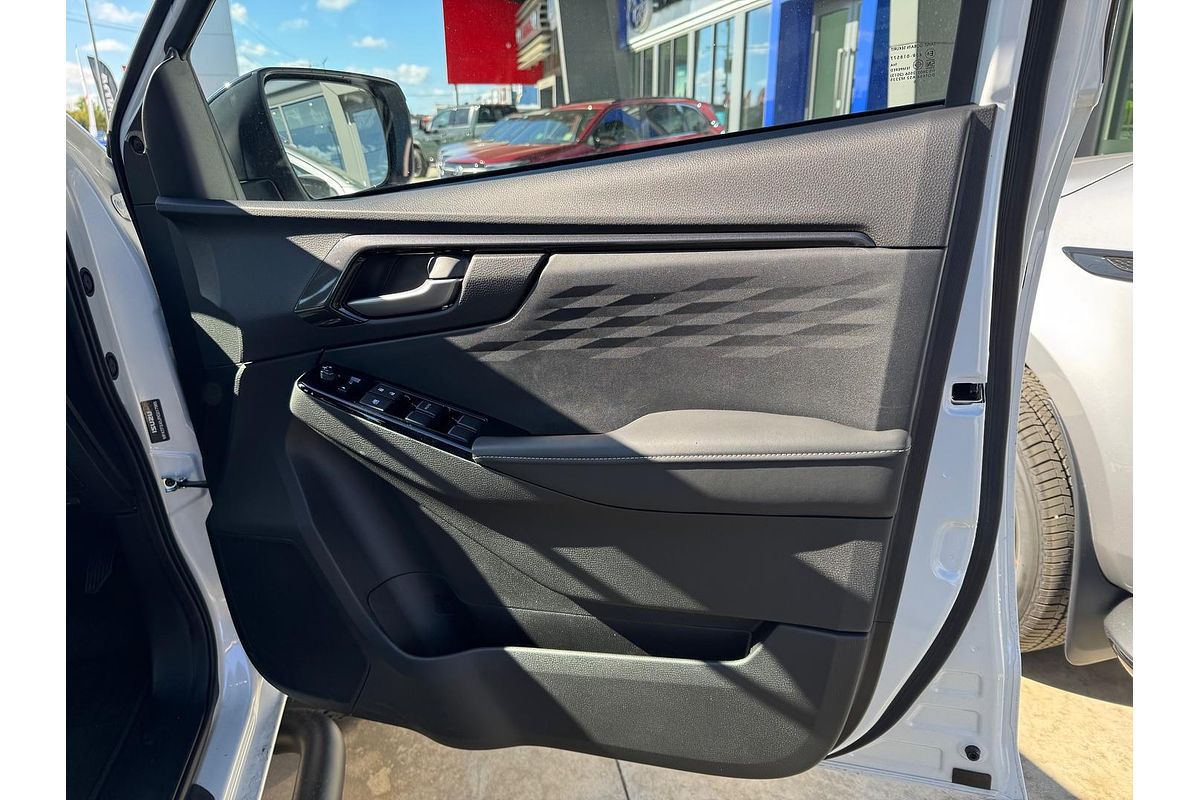 2025 Isuzu D-MAX BLADE 4X4