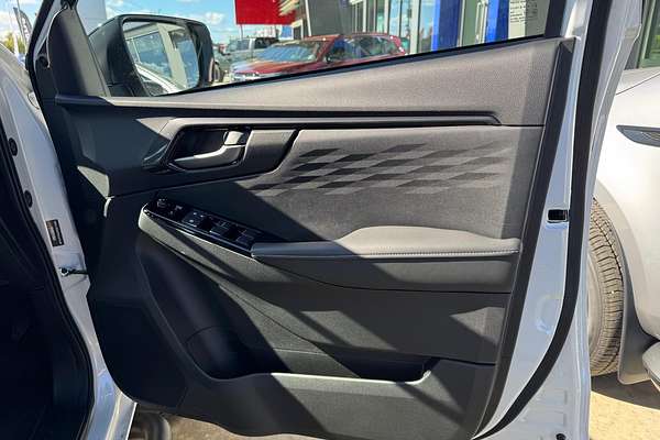 2025 Isuzu D-MAX BLADE 4X4