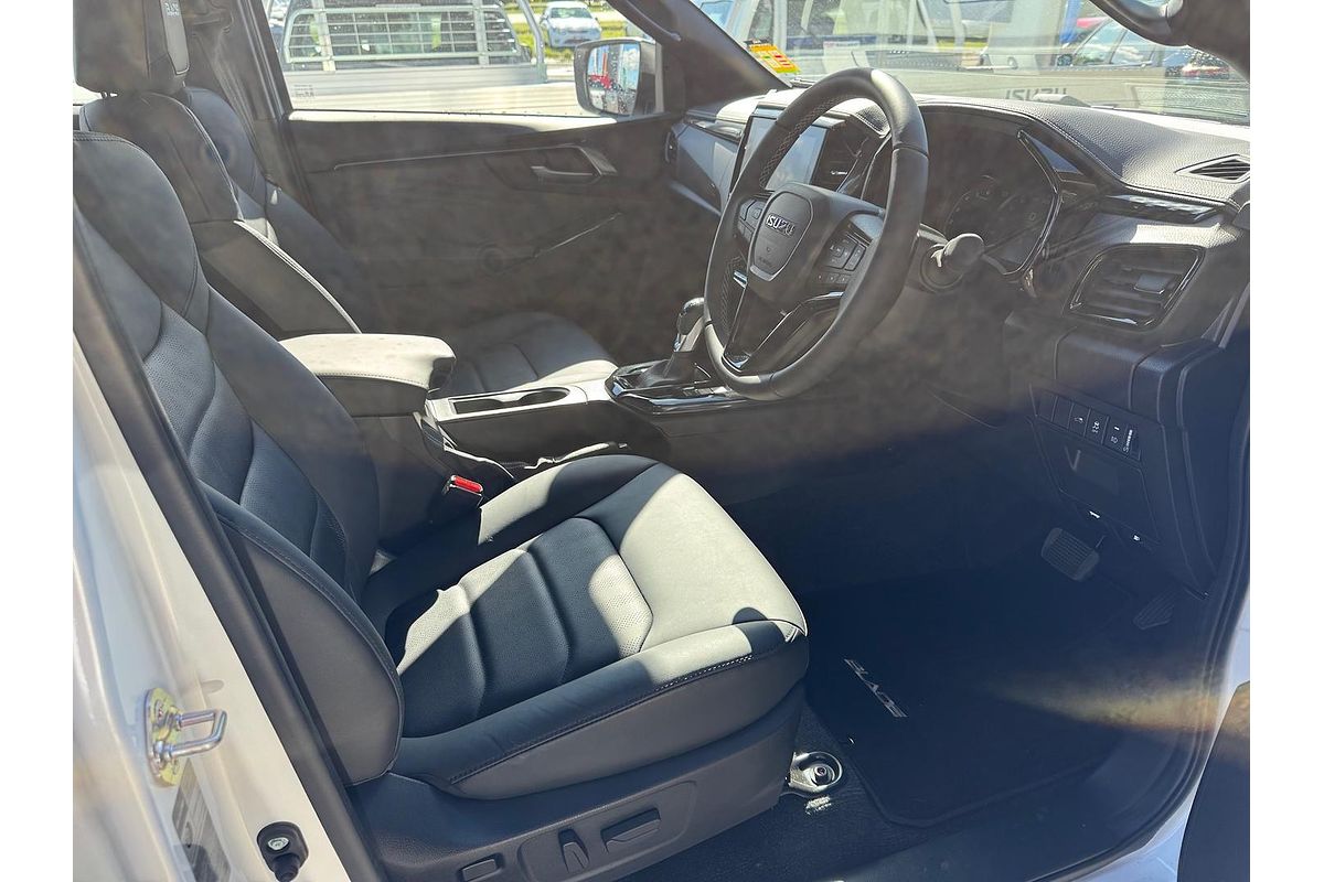 2025 Isuzu D-MAX BLADE 4X4