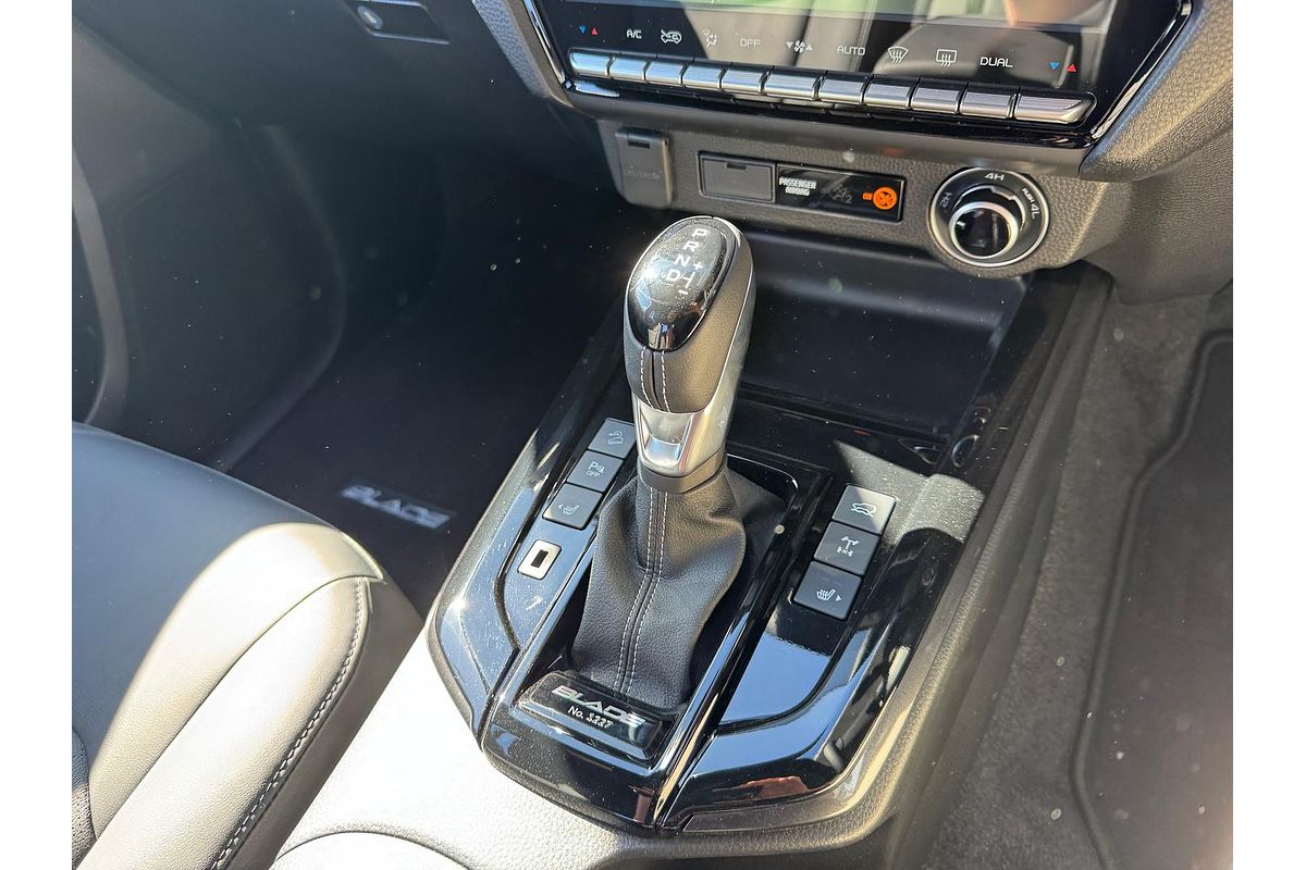 2025 Isuzu D-MAX BLADE 4X4