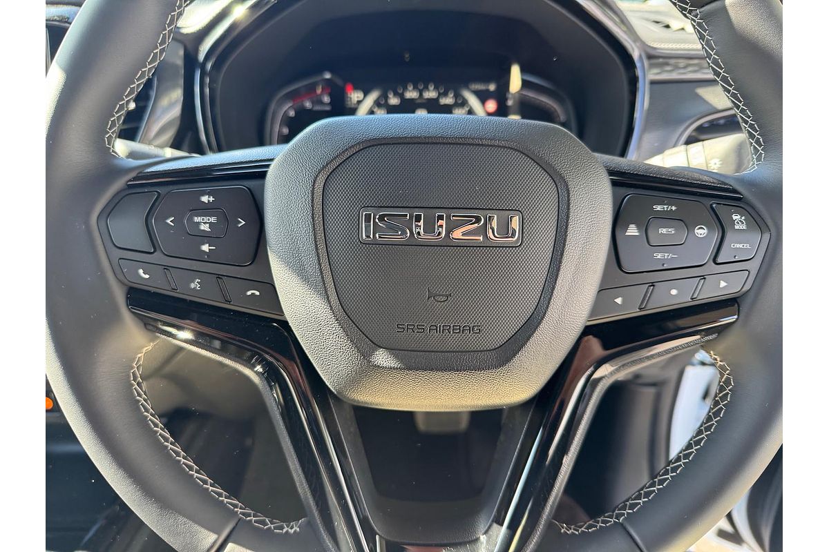 2025 Isuzu D-MAX BLADE 4X4