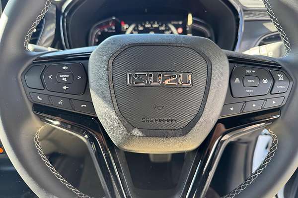 2025 Isuzu D-MAX BLADE 4X4