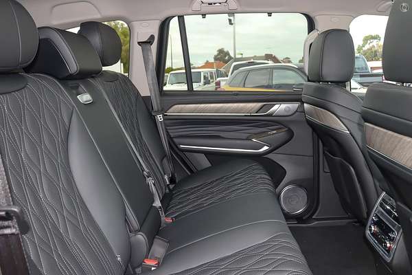 2025 GWM Tank 500 Ultra Hi4-T PHEV P03