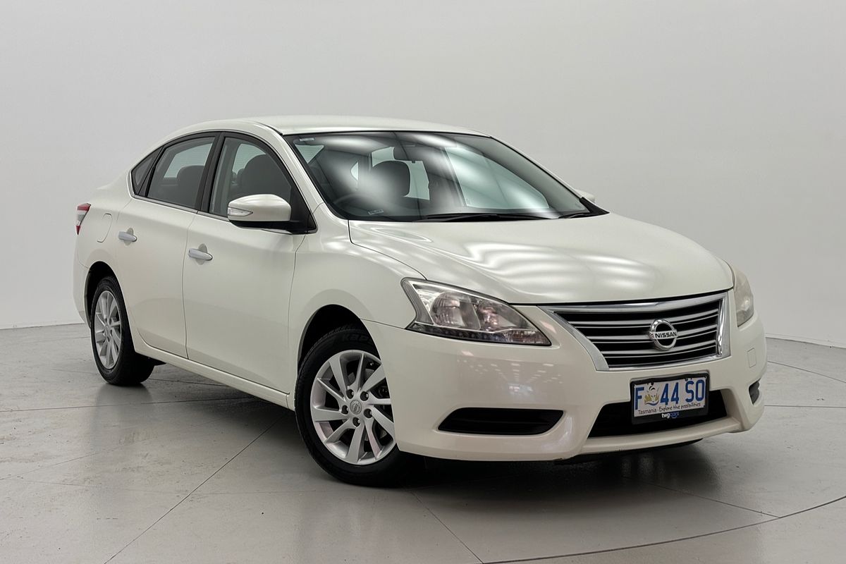 2014 Nissan Pulsar ST B17