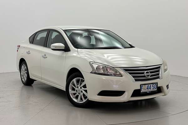 2014 Nissan Pulsar ST B17