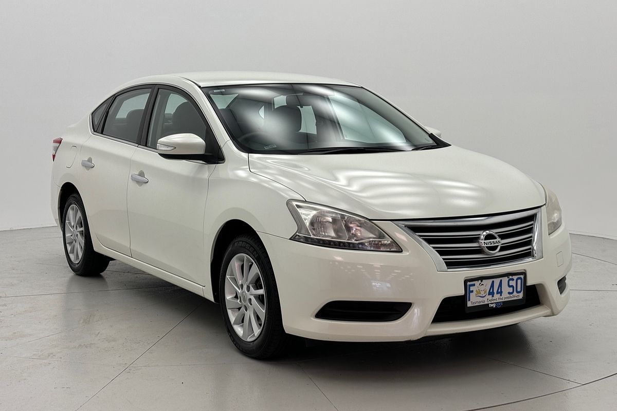 2014 Nissan Pulsar ST B17