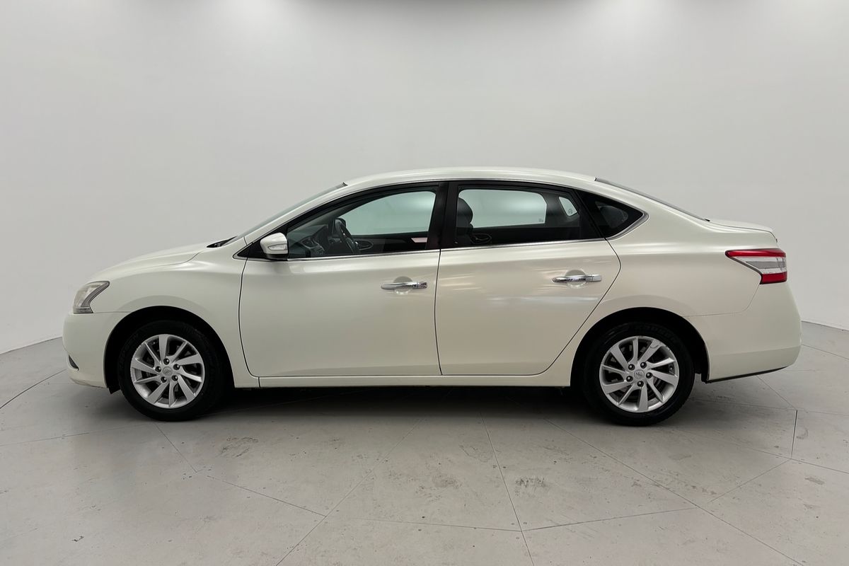 2014 Nissan Pulsar ST B17