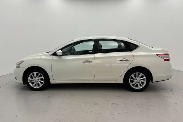 2014 Nissan Pulsar ST B17