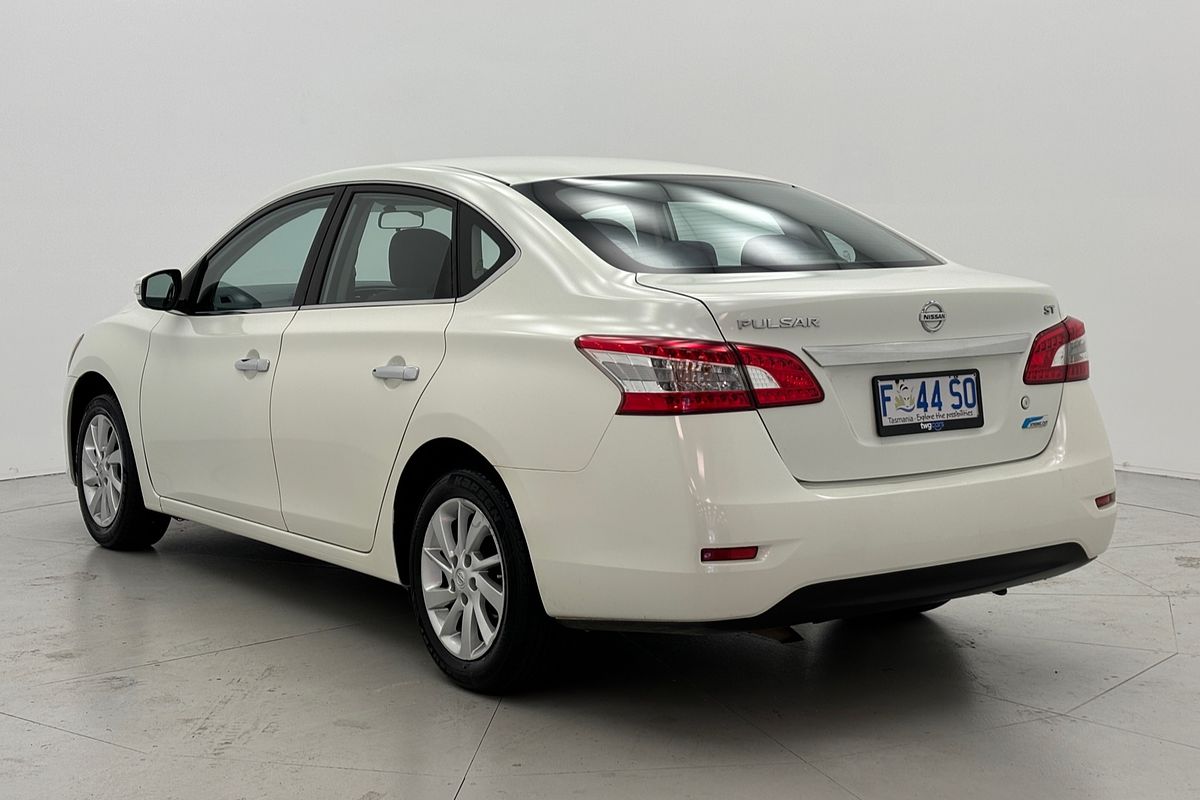 2014 Nissan Pulsar ST B17