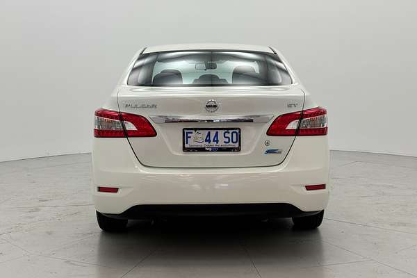 2014 Nissan Pulsar ST B17