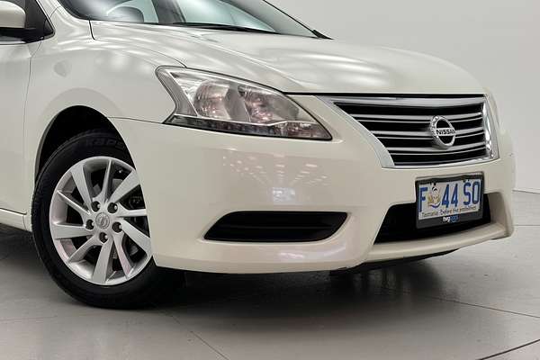 2014 Nissan Pulsar ST B17