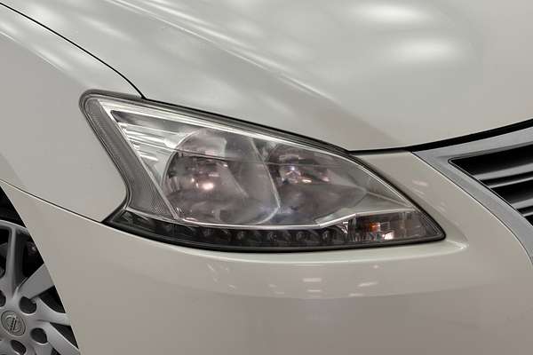 2014 Nissan Pulsar ST B17