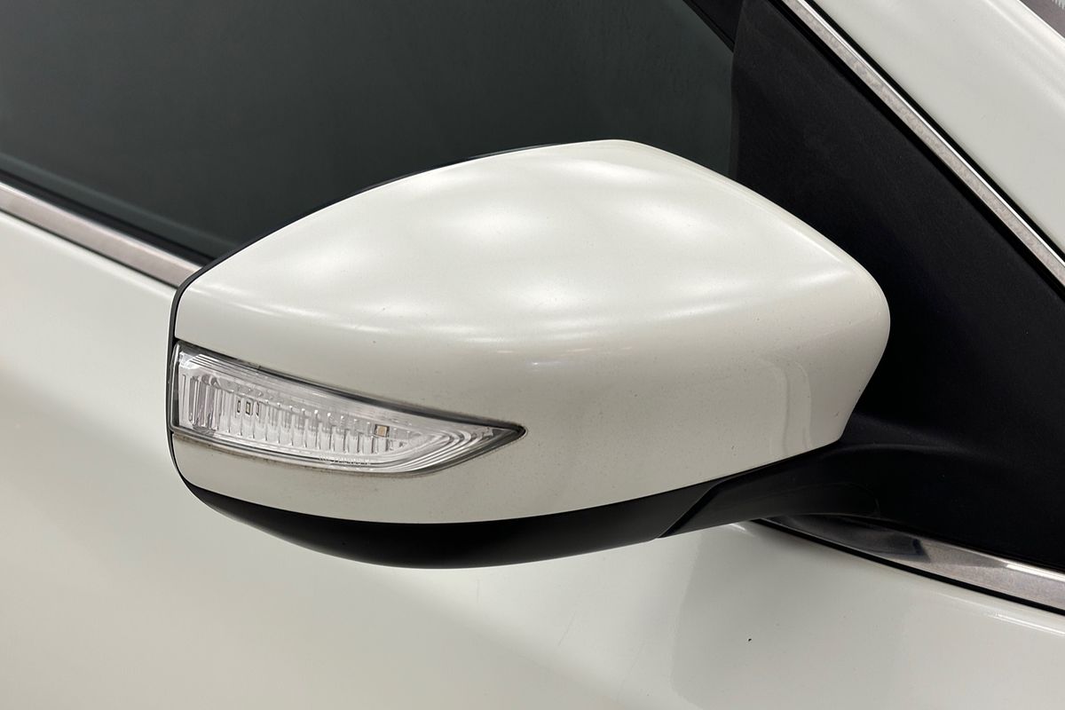 2014 Nissan Pulsar ST B17