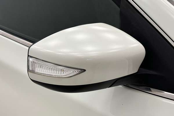 2014 Nissan Pulsar ST B17