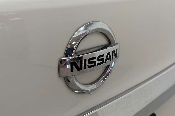 2014 Nissan Pulsar ST B17