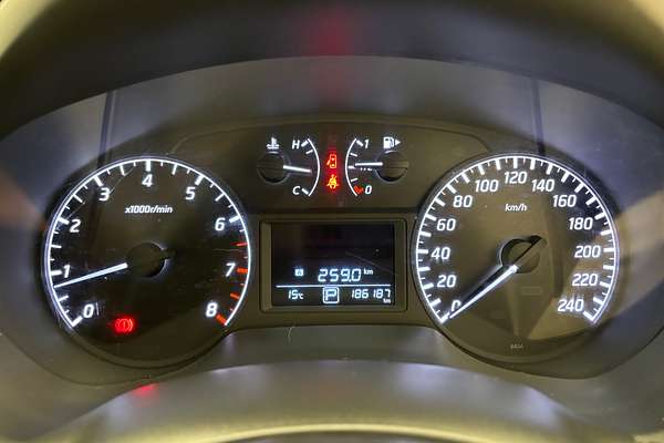 2014 Nissan Pulsar ST B17