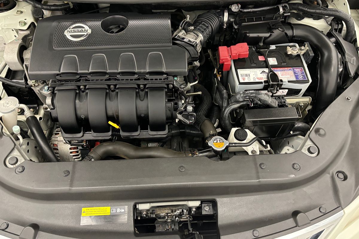 2014 Nissan Pulsar ST B17