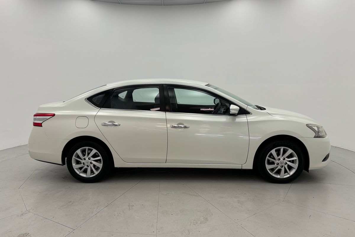 2014 Nissan Pulsar ST B17