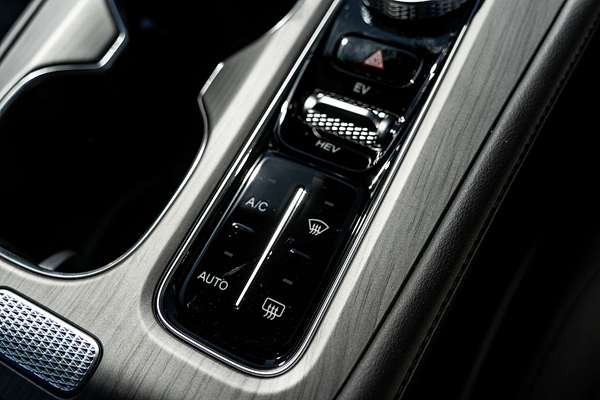 2025 Chery Tiggo 8 Super Hybrid Ultimate T31