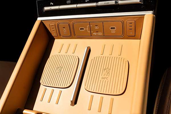 2025 Hyundai Santa Fe Hybrid Calligraphy MX5.V2