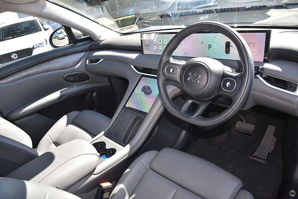 2025 MG IM6 Platinum S12L