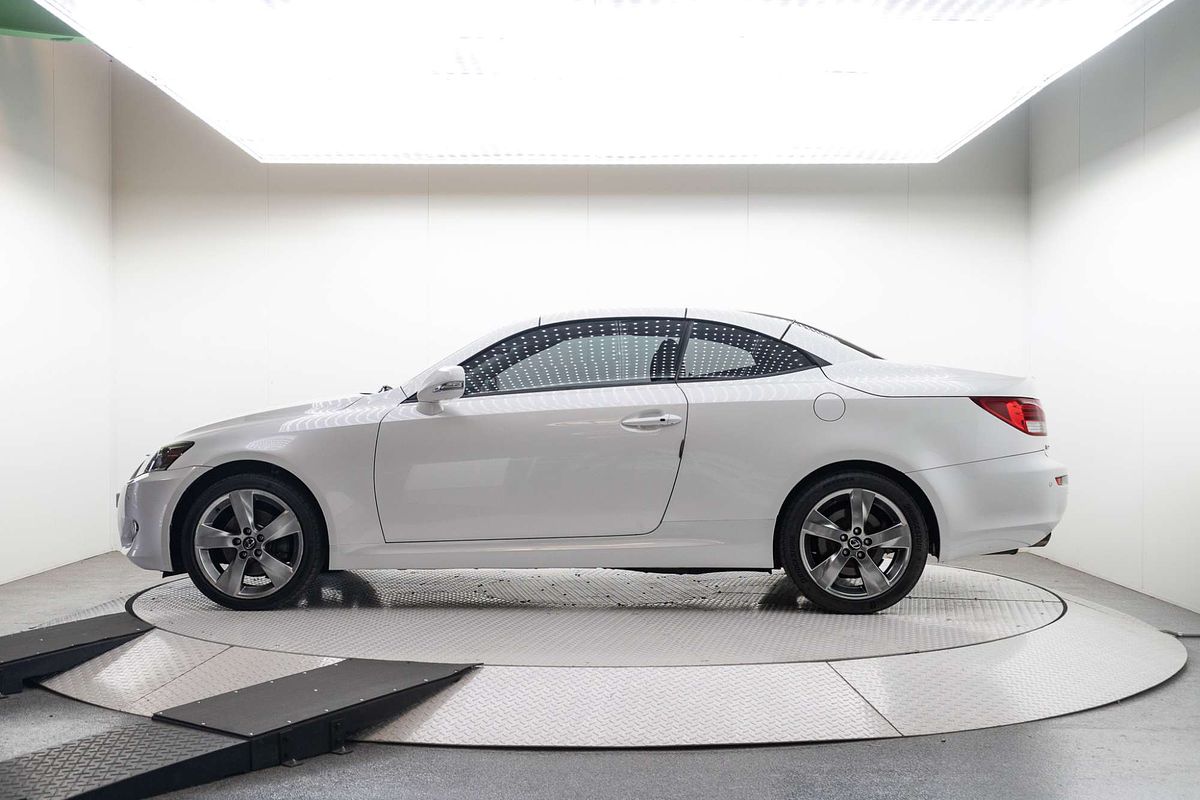 2011 Lexus IS IS250 C Sports Luxury GSE20R