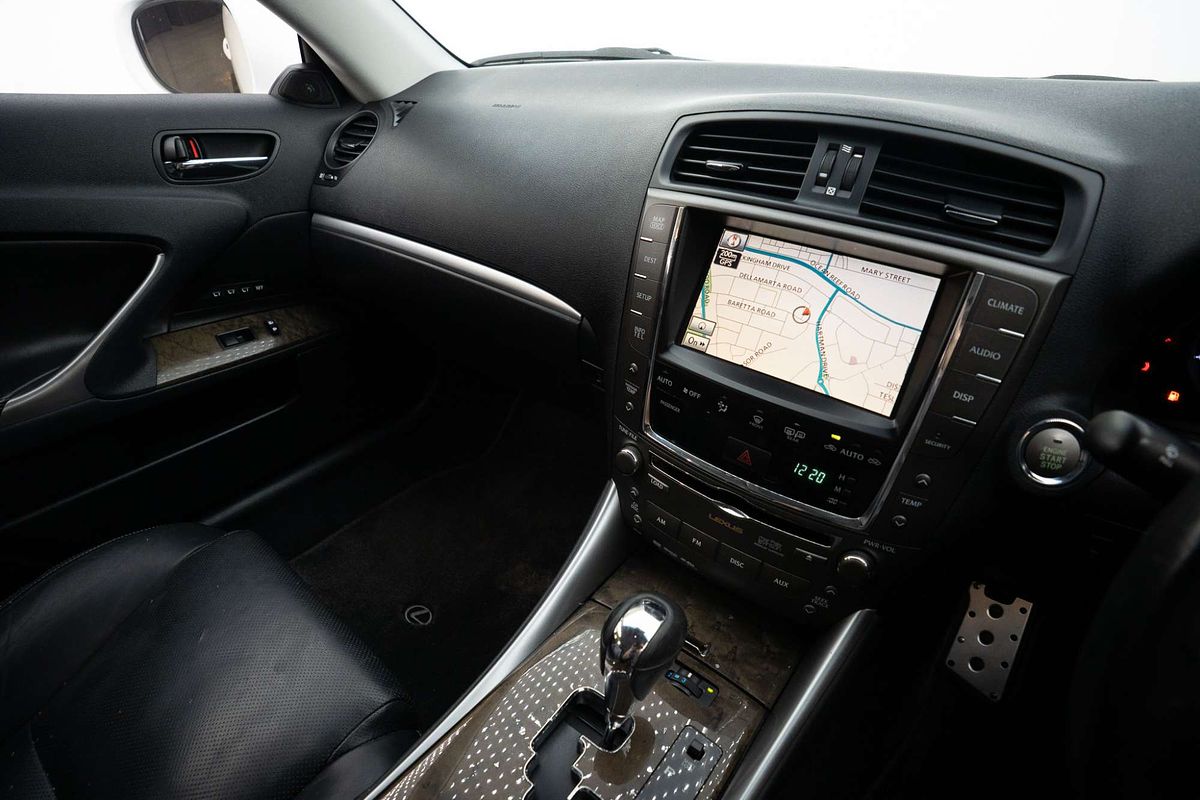 2011 Lexus IS IS250 C Sports Luxury GSE20R