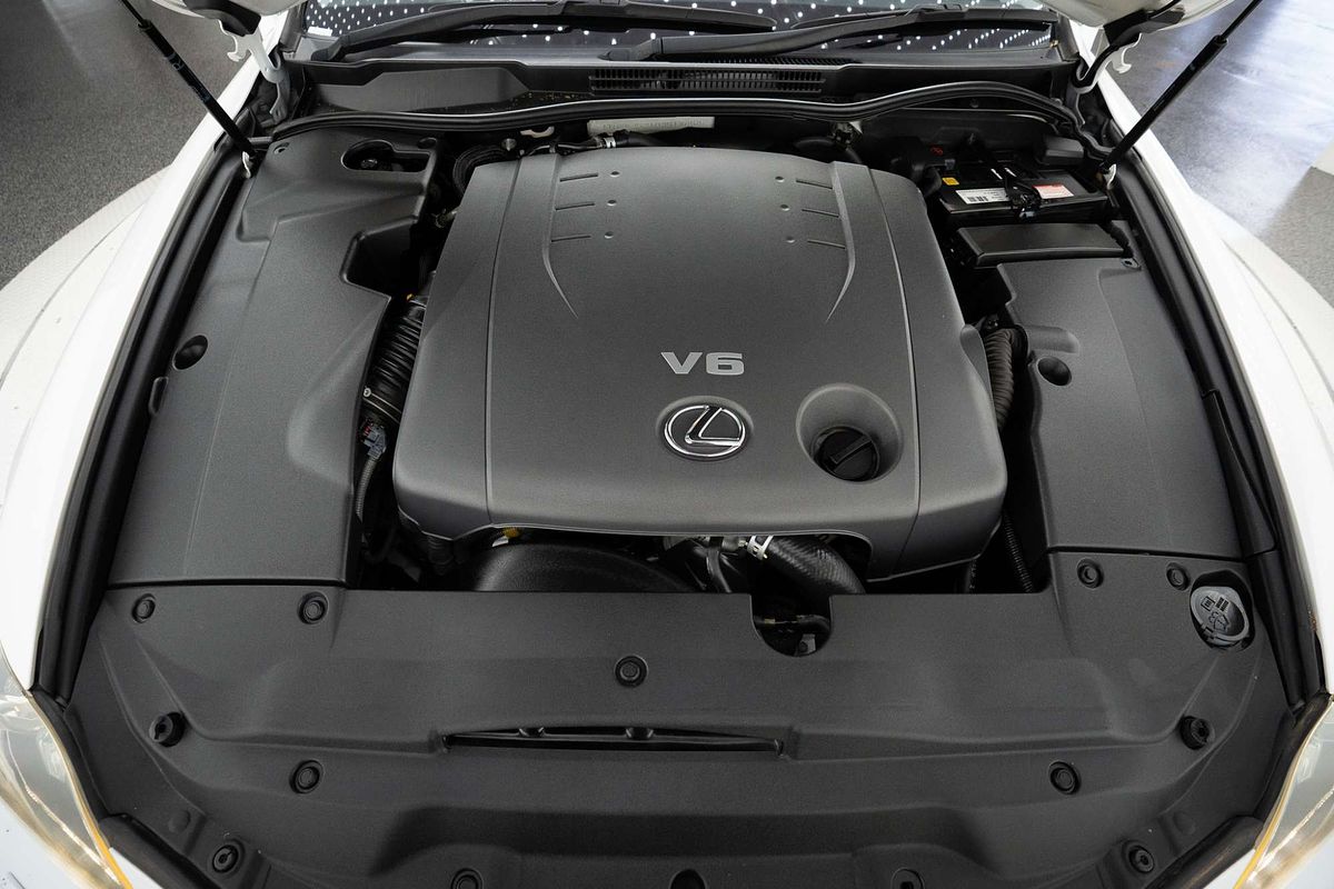 2011 Lexus IS IS250 C Sports Luxury GSE20R