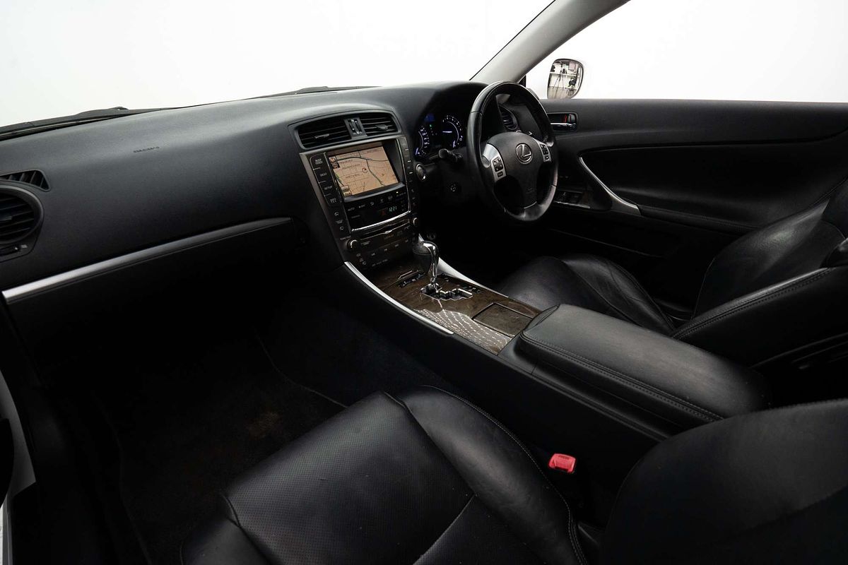 2011 Lexus IS IS250 C Sports Luxury GSE20R