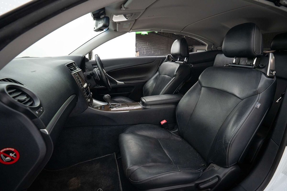 2011 Lexus IS IS250 C Sports Luxury GSE20R
