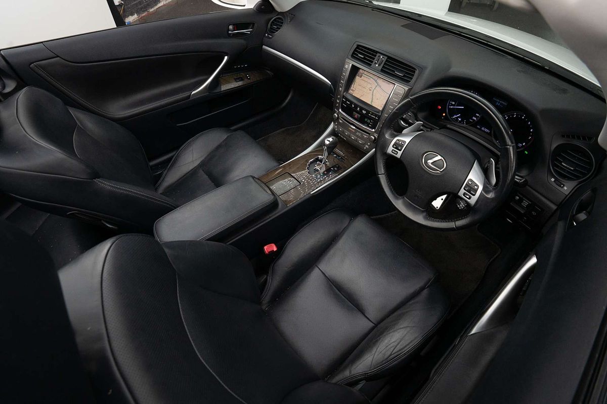 2011 Lexus IS IS250 C Sports Luxury GSE20R