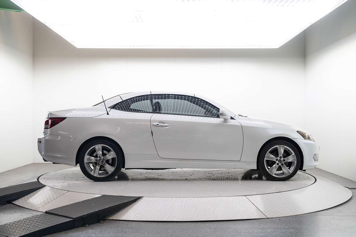 2011 Lexus IS IS250 C Sports Luxury GSE20R