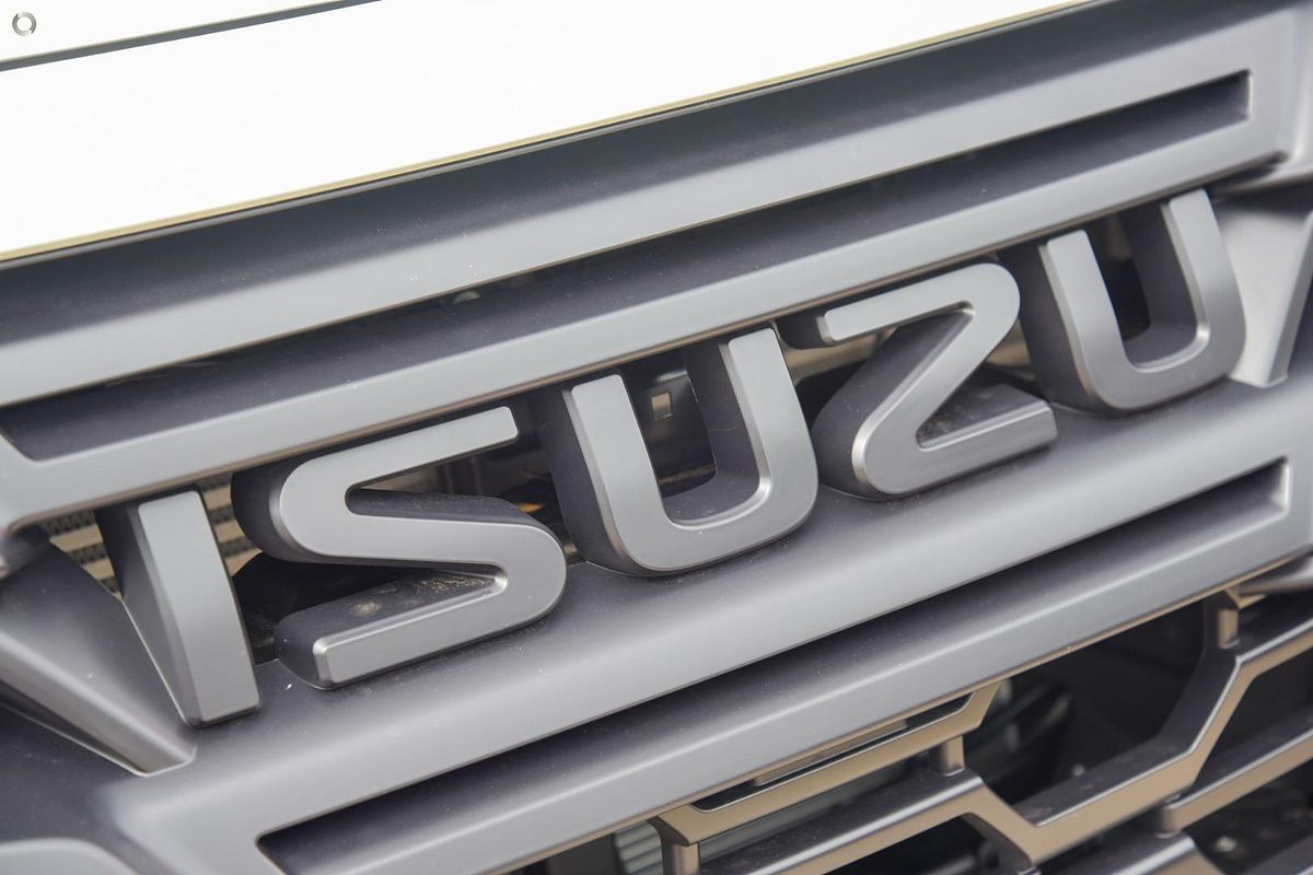 2025 Isuzu D-MAX BLADE 4X4