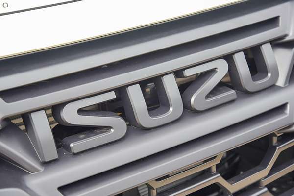 2025 Isuzu D-MAX BLADE 4X4