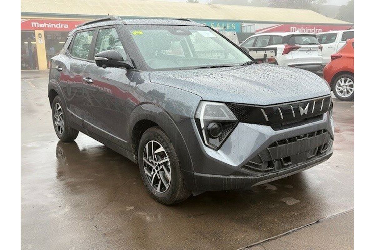 2025 Mahindra XUV 3XO AX5L