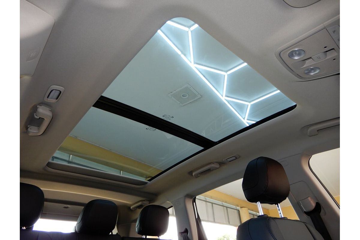 2025 Mahindra XUV700 AX7L