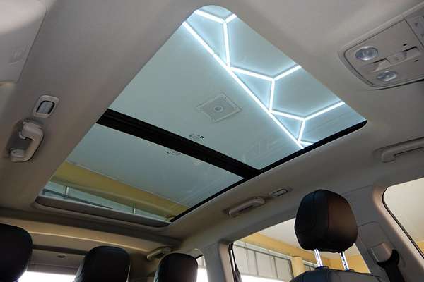 2025 Mahindra XUV700 AX7L