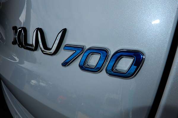 2025 Mahindra XUV700 AX7L