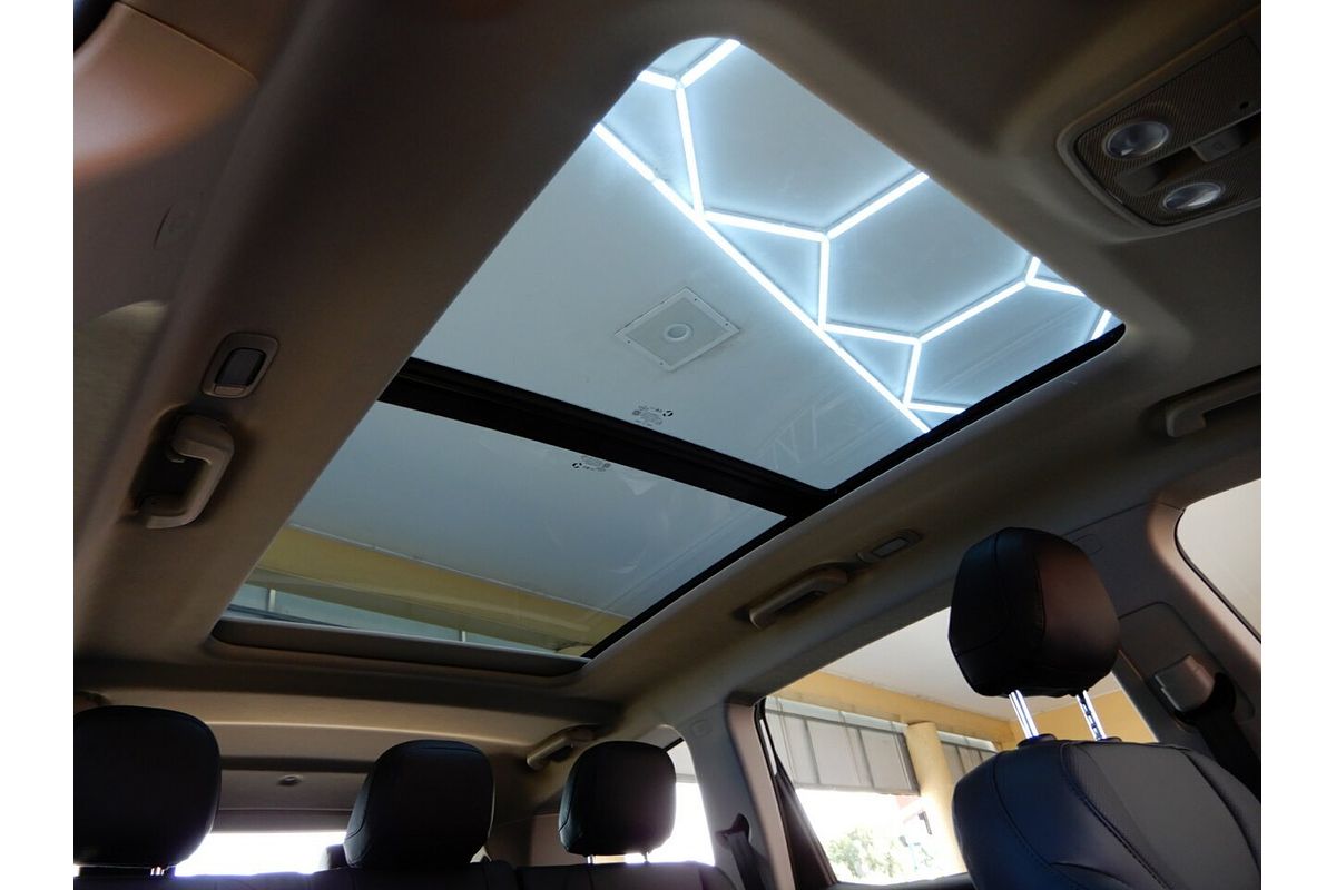 2025 Mahindra XUV700 AX7L