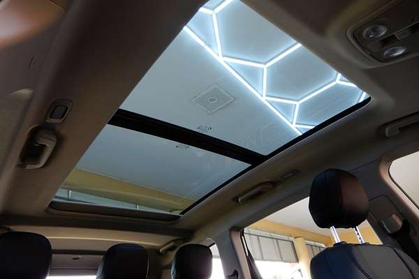 2025 Mahindra XUV700 AX7L